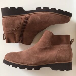 Vionic Water Repellent Suede Chelsea Boots